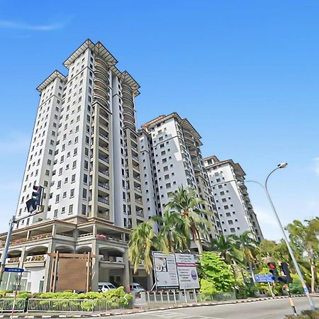 1 Bedroom Apartment, Melaka Cbd Town Center- Hosted By Private Locals Resident, Balcony With City Skyline View Or Seaview, Opposite Malls, Tv Box, 5 Minutes To Jonker Street, Malacca Eksteriør bilde
