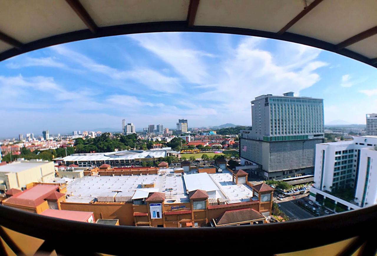 1 Bedroom Apartment, Melaka Cbd Town Center- Hosted By Private Locals Resident, Balcony With City Skyline View Or Seaview, Opposite Malls, Tv Box, 5 Minutes To Jonker Street, Malacca Eksteriør bilde
