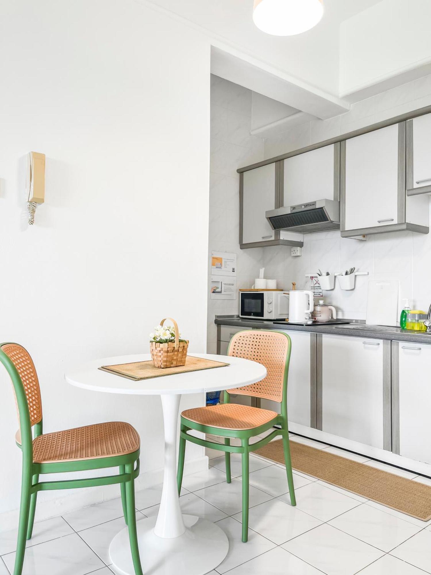 1 Bedroom Apartment, Melaka Cbd Town Center- Hosted By Private Locals Resident, Balcony With City Skyline View Or Seaview, Opposite Malls, Tv Box, 5 Minutes To Jonker Street, Malacca Eksteriør bilde