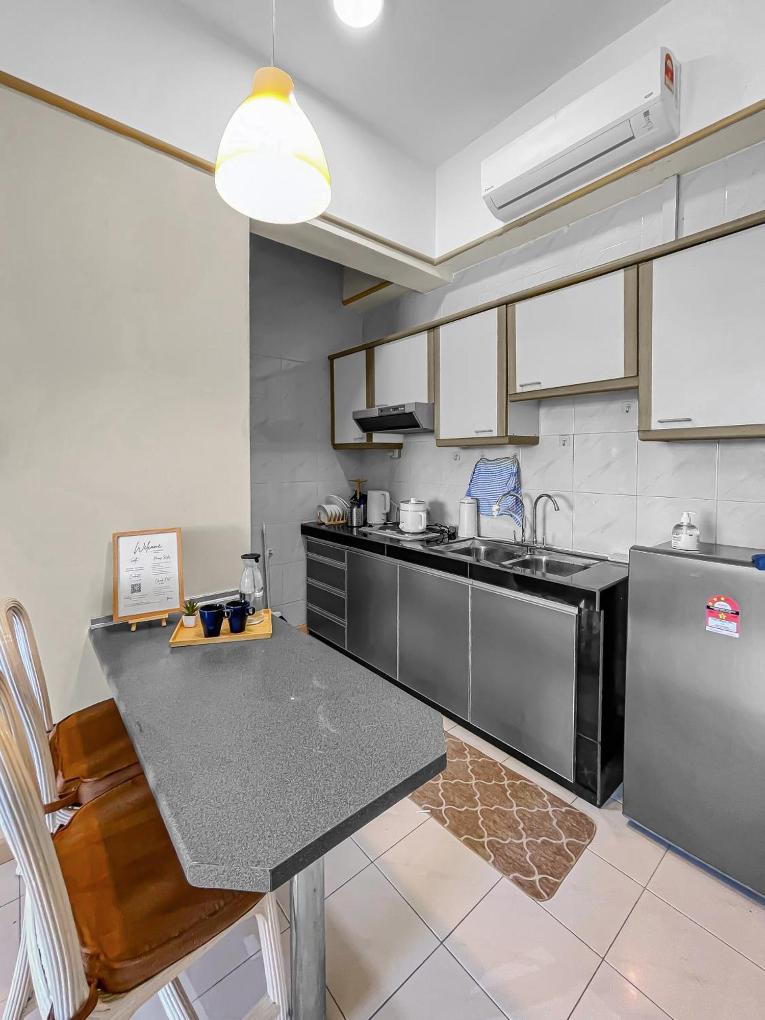 1 Bedroom Apartment, Melaka Cbd Town Center- Hosted By Private Locals Resident, Balcony With City Skyline View Or Seaview, Opposite Malls, Tv Box, 5 Minutes To Jonker Street, Malacca Eksteriør bilde